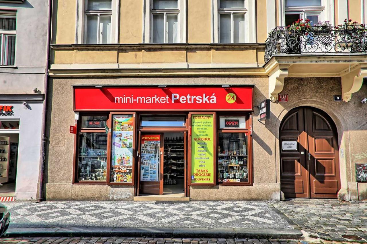 Peter'S Tower Apartments Praga Exterior foto