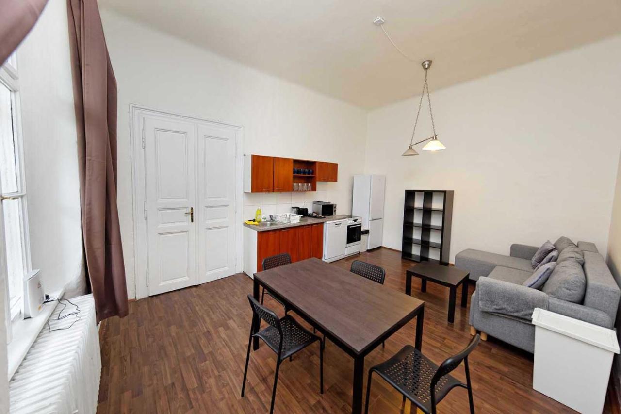 Peter'S Tower Apartments Praga Exterior foto