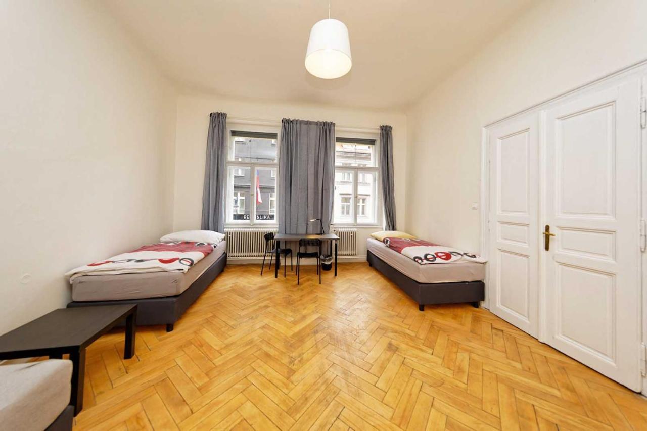 Peter'S Tower Apartments Praga Exterior foto