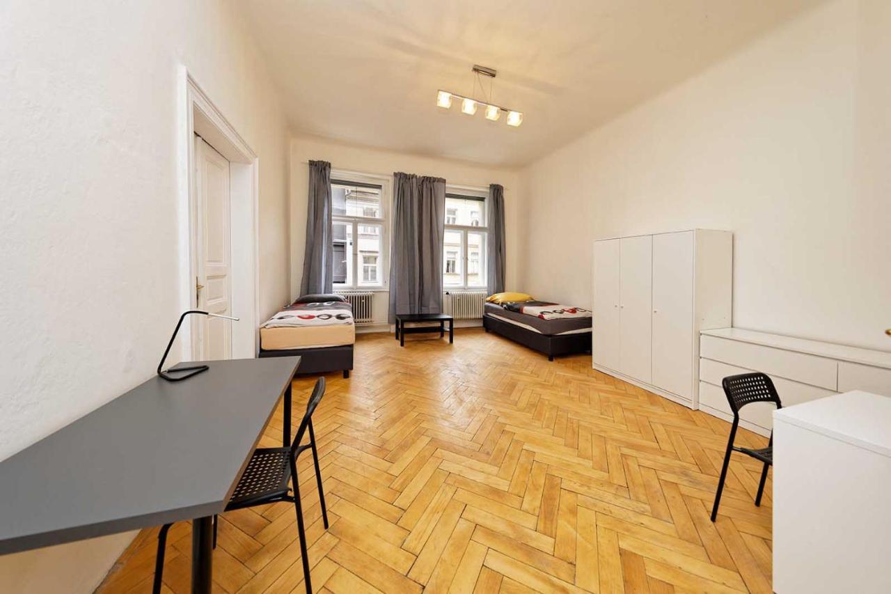 Peter'S Tower Apartments Praga Exterior foto