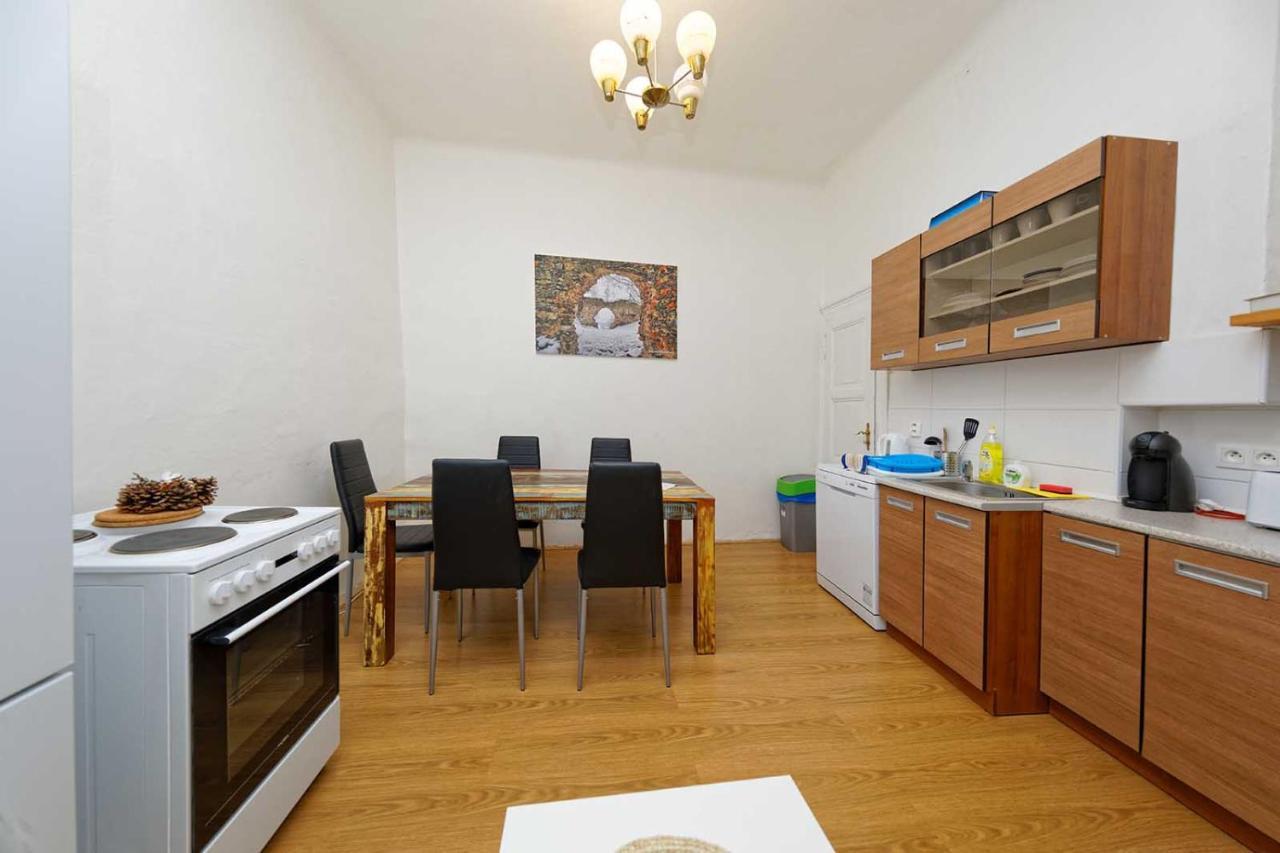 Peter'S Tower Apartments Praga Exterior foto