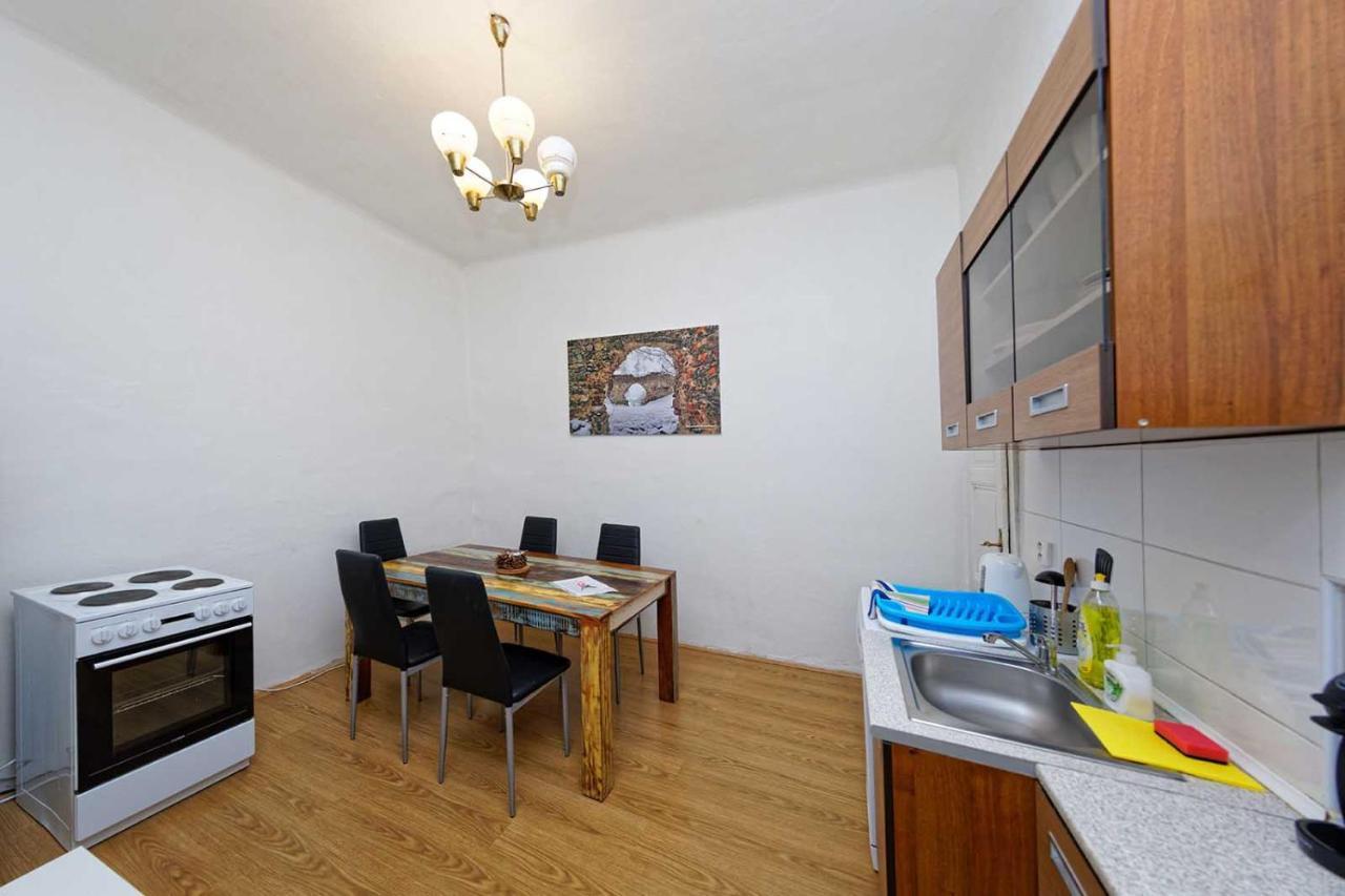 Peter'S Tower Apartments Praga Exterior foto