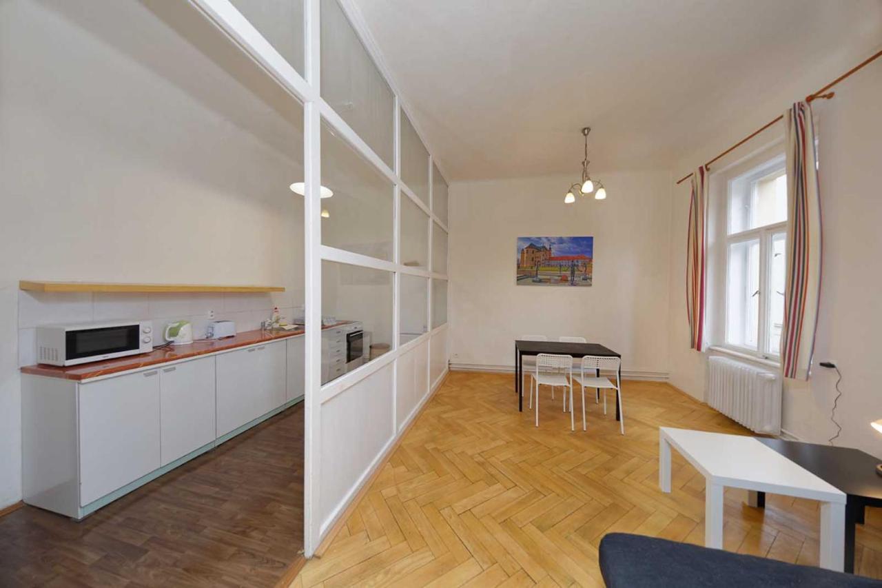 Peter'S Tower Apartments Praga Exterior foto