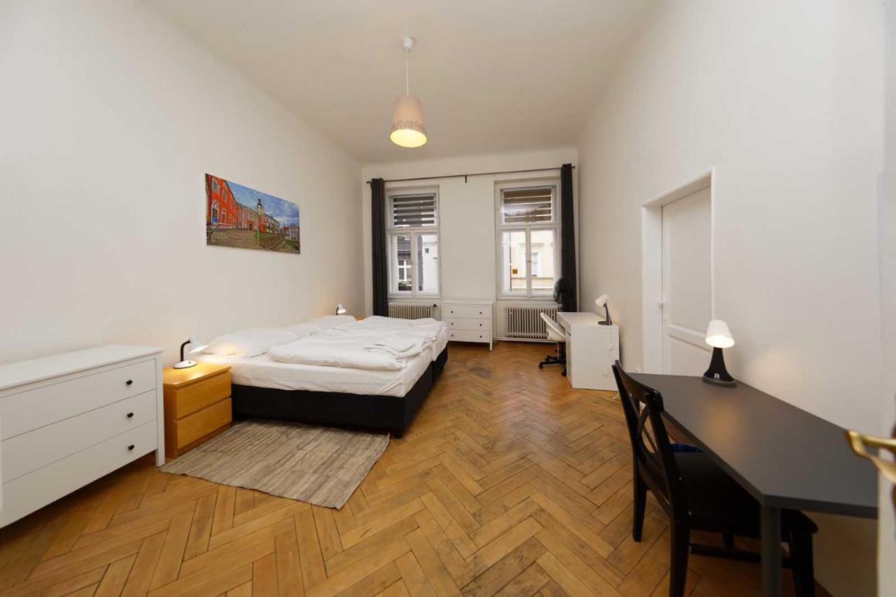 Peter'S Tower Apartments Praga Exterior foto